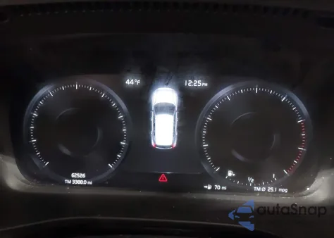 2020 Volvo Xc40 T5 Momentum z USA, uszkodzony, nr VIN YV4162UK0L2248717